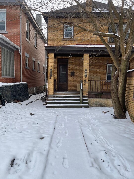 519 Verona St in Braddock, PA - Building Photo
