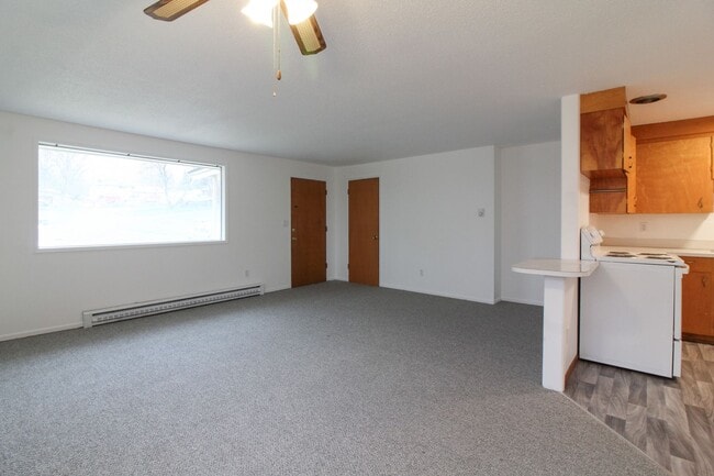 1618 W 7th Pl in Kennewick, WA - Foto de edificio - Building Photo