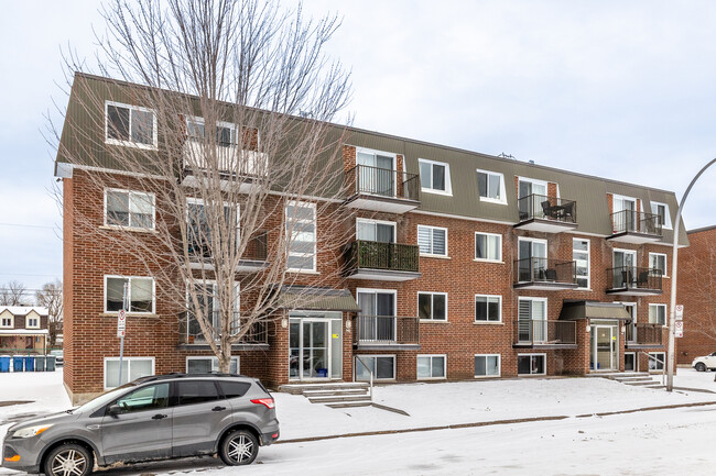545 De Chamonix Rue in Laval, QC - Building Photo - Building Photo
