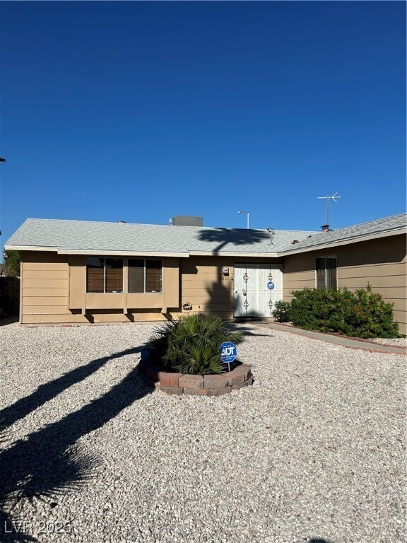 6236 Silverfield Dr in Las Vegas, NV - Building Photo - Building Photo