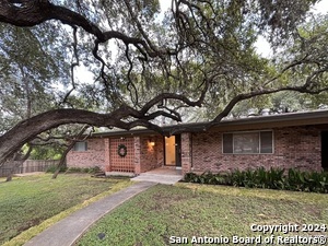 322 Donella Dr in San Antonio, TX - Foto de edificio