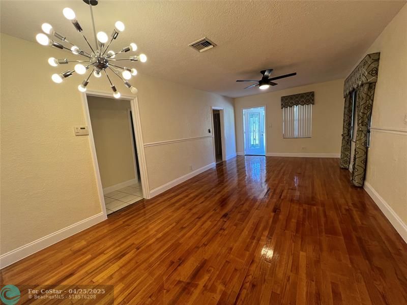 4240 SW 23rd St in West Park, FL - Building Photo