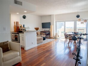 880 NE 69th St in Miami, FL - Building Photo - Building Photo