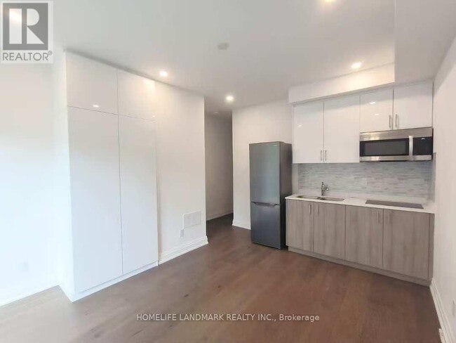 property at 12 Persica St