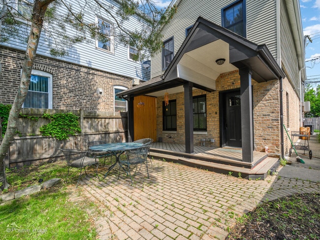 property at 2118 W Huron St