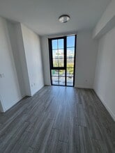 160 NW 27th St, Unit A2 in Miami, FL - Building Photo - Building Photo