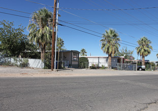 Catalina Vista Mobile Home Park in Tucson, AZ - Building Photo - Building Photo