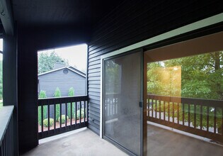 9580 SW 146th Ter, Unit 8 in Beaverton, OR - Building Photo - Building Photo