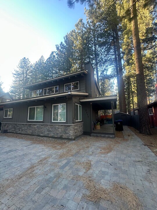 2577 Rose Ave in South Lake Tahoe, CA - Building Photo