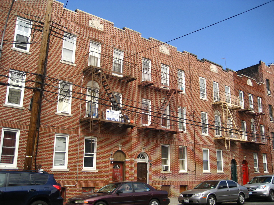 9915 43rd Ave in Flushing, NY - Building Photo