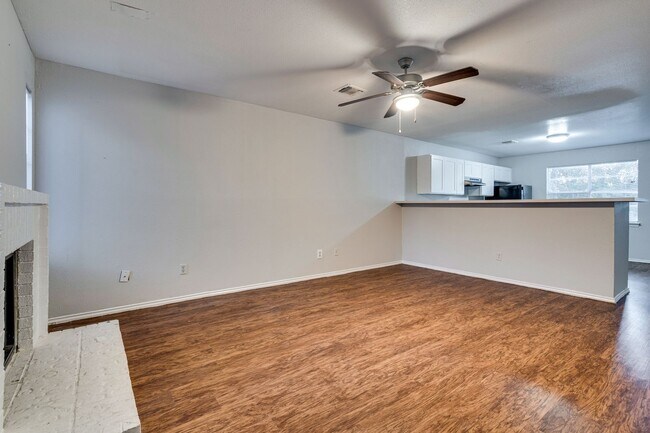 1834 River Crossing Cir in Austin, TX - Building Photo - Building Photo
