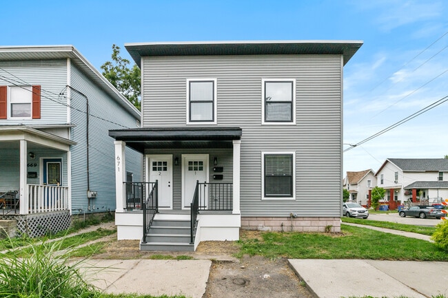 671 Turner Ave NW, Unit 2