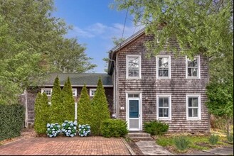 58 Howard St in Sag Harbor, NY - Building Photo - Primary Photo