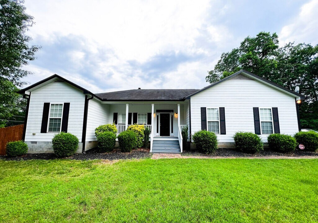 1412 Turfwood Dr in Winston-Salem, NC - Building Photo