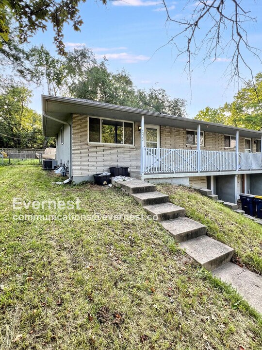 4222 N Askew Ave in Kansas City, MO - Building Photo
