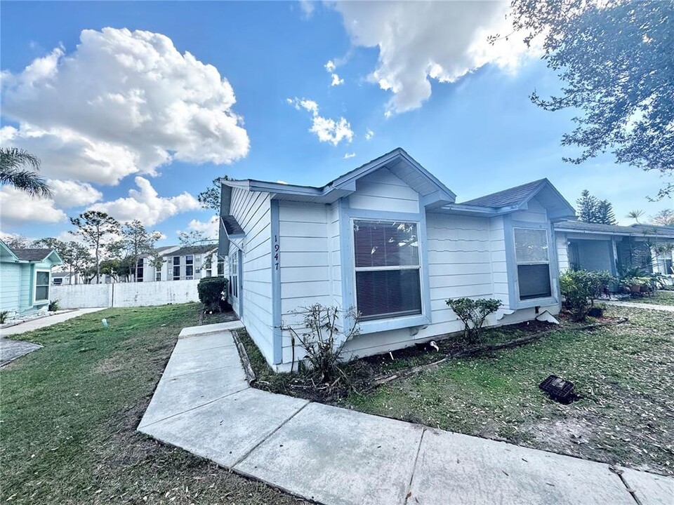 1947 Bentley Blvd in Kissimmee, FL - Building Photo