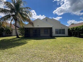 22492 Middletown Dr in Boca Raton, FL - Foto de edificio - Building Photo