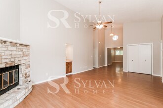 21604 Mt Laurel Dr in Lago Vista, TX - Building Photo - Building Photo