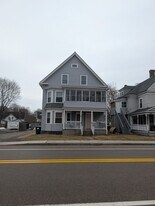 306 N Main St in Uxbridge, MA - Building Photo