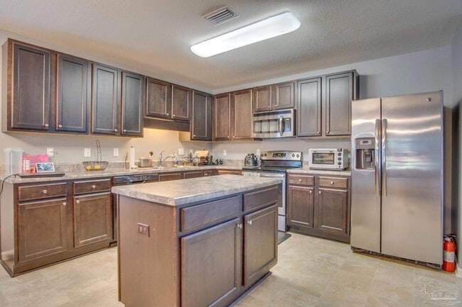 172 Creekview Dr in Pensacola, FL - Building Photo - Building Photo