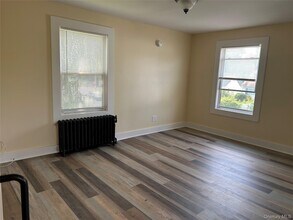 46 Dawson Ave in Kings Park, NY - Building Photo - Building Photo