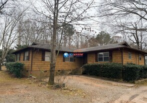 5721 Williams Rd in Norcross, GA - Building Photo