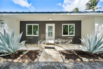 1031 Redbird Ave in Miami Springs, FL - Building Photo - Building Photo