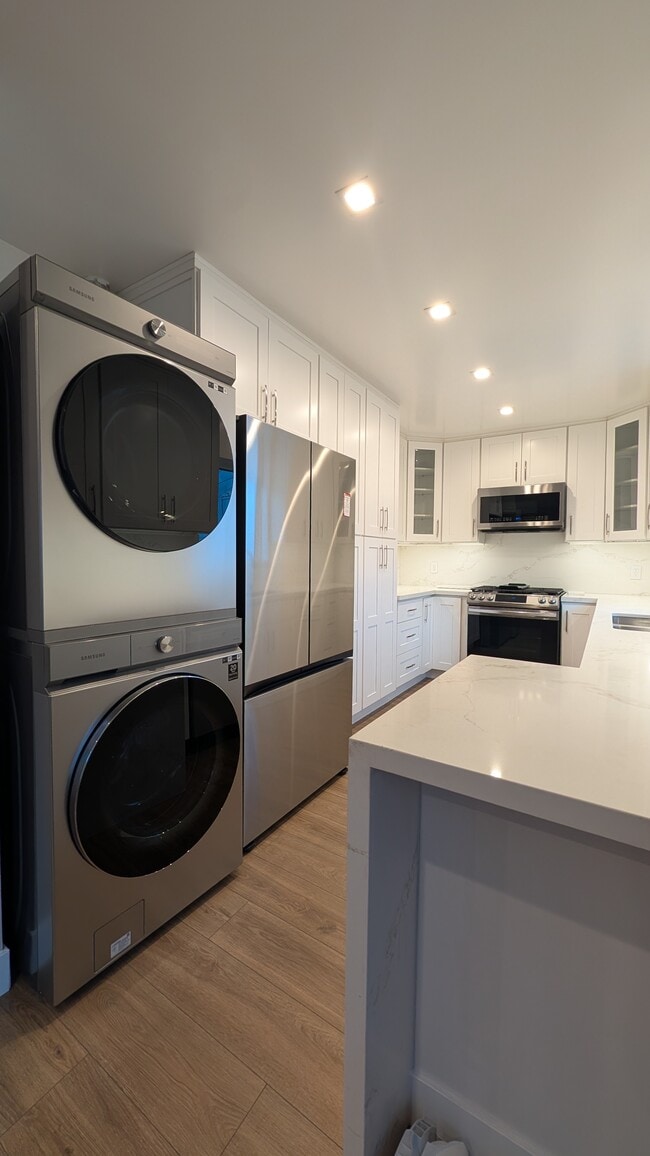 2019 Chilton Dr, Unit 2019 Chilton Dr unit A in Glendale, CA - Building Photo - Building Photo