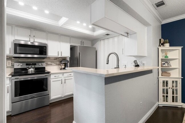 7635 Guadalupe St, Unit 202 in Austin, TX - Building Photo - Building Photo