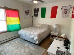 409 N East St in Amherst, MA - Building Photo - Building Photo