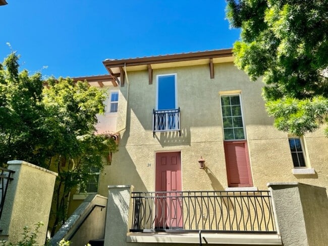 34 Warhol Way in Pleasant Hill, CA - Building Photo - Building Photo