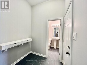 376 Cooks Mill Cres in Ottawa, ON - Building Photo - Building Photo