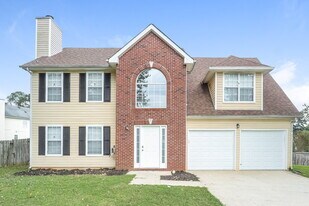 6956 Fields Dr in Douglasville, GA - Building Photo