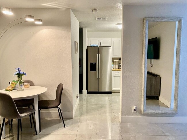 1353 9th St in West Palm Beach, FL - Foto de edificio - Building Photo