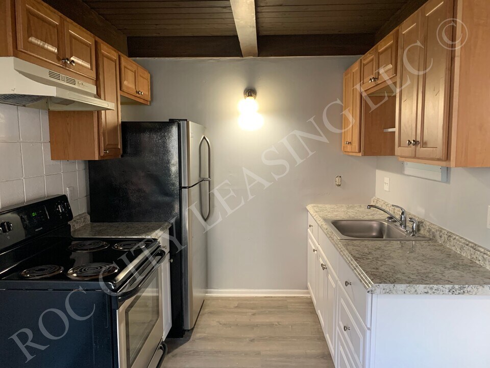 23 Twin Beeches in Rochester, NY - Building Photo