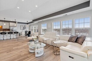 3800 85th Ave N, Unit 316 in Brooklyn Park, MN - Building Photo