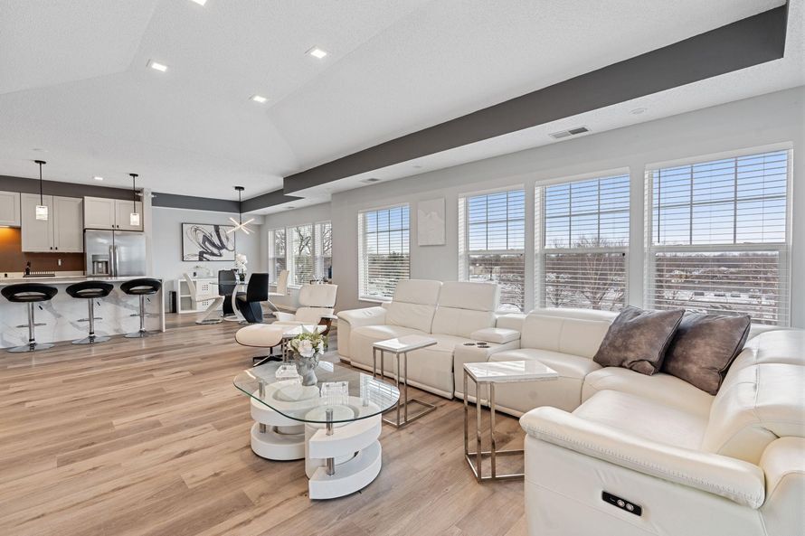 3800 85th Ave N, Unit 316 in Brooklyn Park, MN - Building Photo