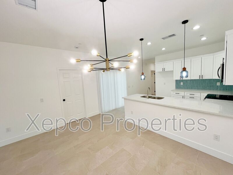 29730 Landau Blvd in Cathedral City, CA - Building Photo