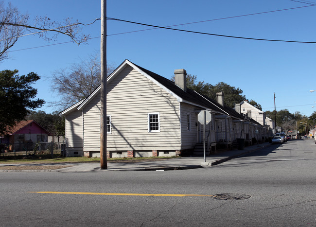 402-419 34th St in Savannah, GA - Foto de edificio - Building Photo