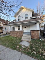 1380 Berdan Ave in Toledo, OH - Building Photo