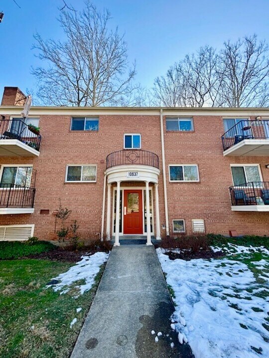 10637 Weymouth St in Bethesda, MD - Building Photo