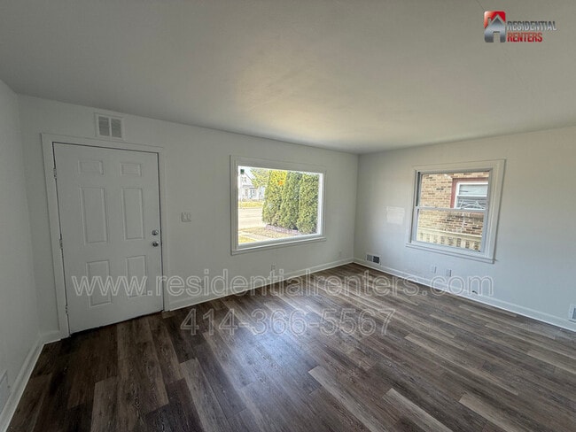 6621 W Lincoln Ave in West Allis, WI - Building Photo - Building Photo