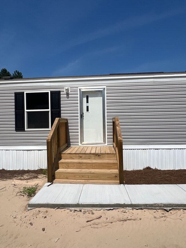1000 Evergreen Dr in Galivants Ferry, SC - Building Photo - Building Photo
