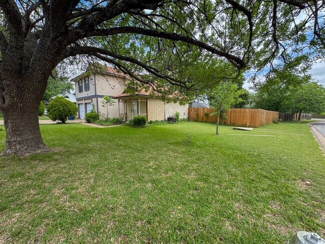 11701 Hidden Quail Dr in Austin, TX - Building Photo - Building Photo