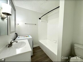 3802 Warwick Blvd in Kansas City, MO - Building Photo - Building Photo