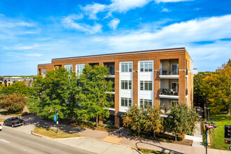 Park Crest on Nicollett in Burnsville, MN - Building Photo - Primary Photo