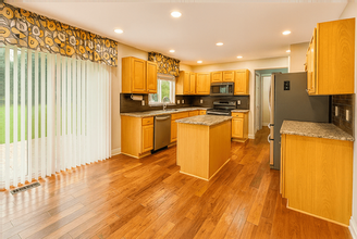 3075 Greenwich Ct in Canton Township, MI - Building Photo - Building Photo