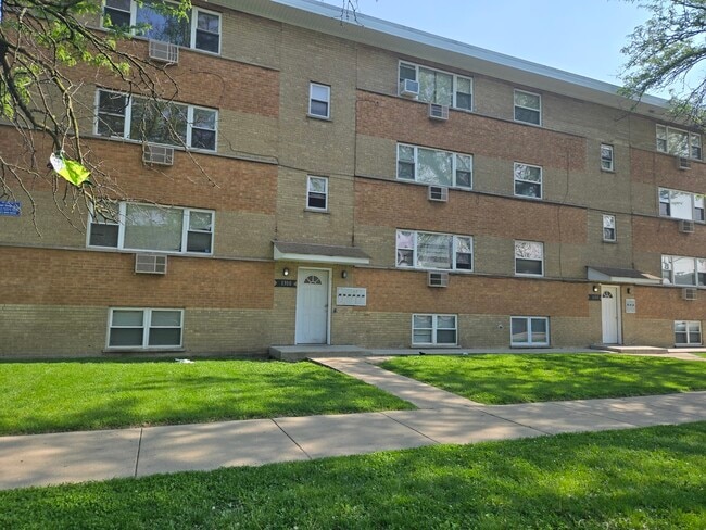 property at 1300 S 51st Ct