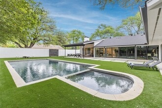 5239 Edmondson Ave in Dallas, TX - Building Photo - Building Photo