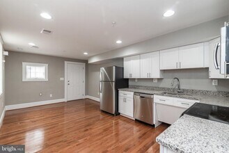 108 W Saratoga St in Baltimore, MD - Building Photo - Building Photo